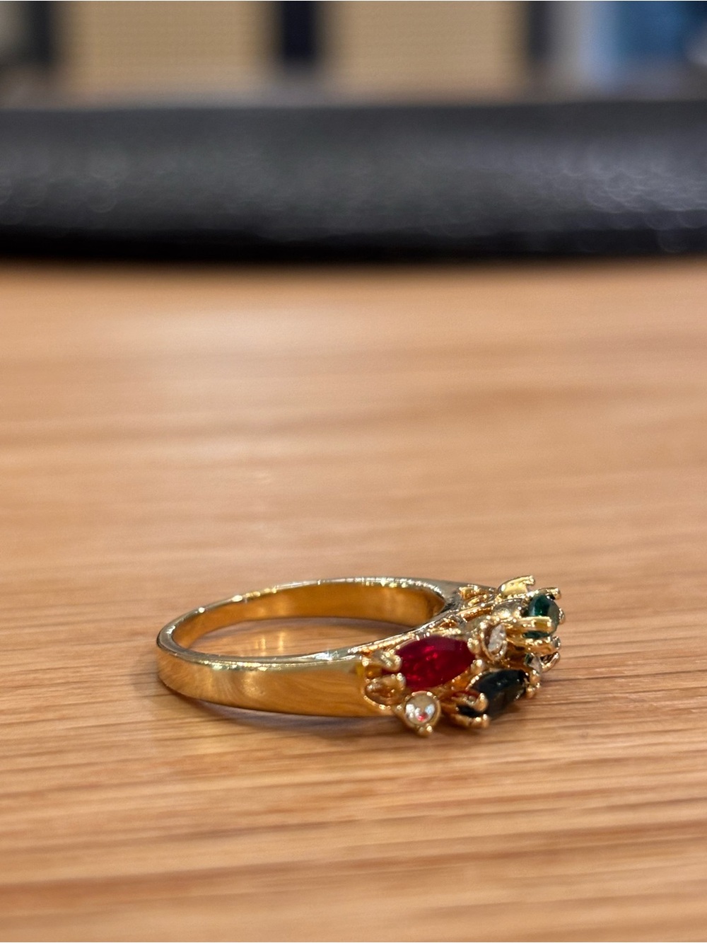 Gold plated vintage rings with gem stones - Picture 6 of 6